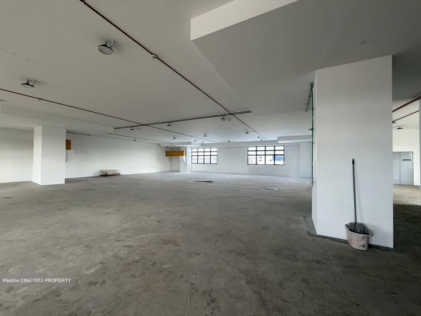 Tuas Lot (D22), Warehouse #573645611